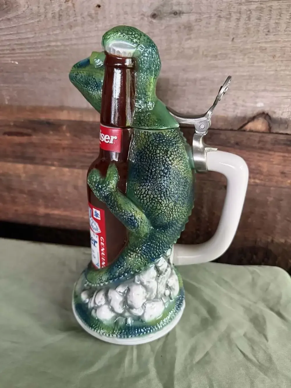 Vintage 1997 Budweiser Louie The Lizard Character Beer Stein with Box